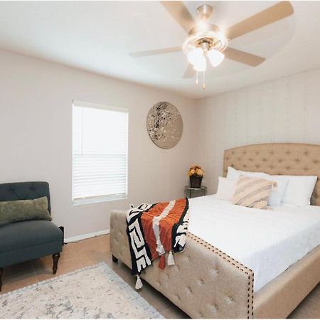 Enticing 1Br Apartment In The Heart Of The Heights Houston Exteriör bild