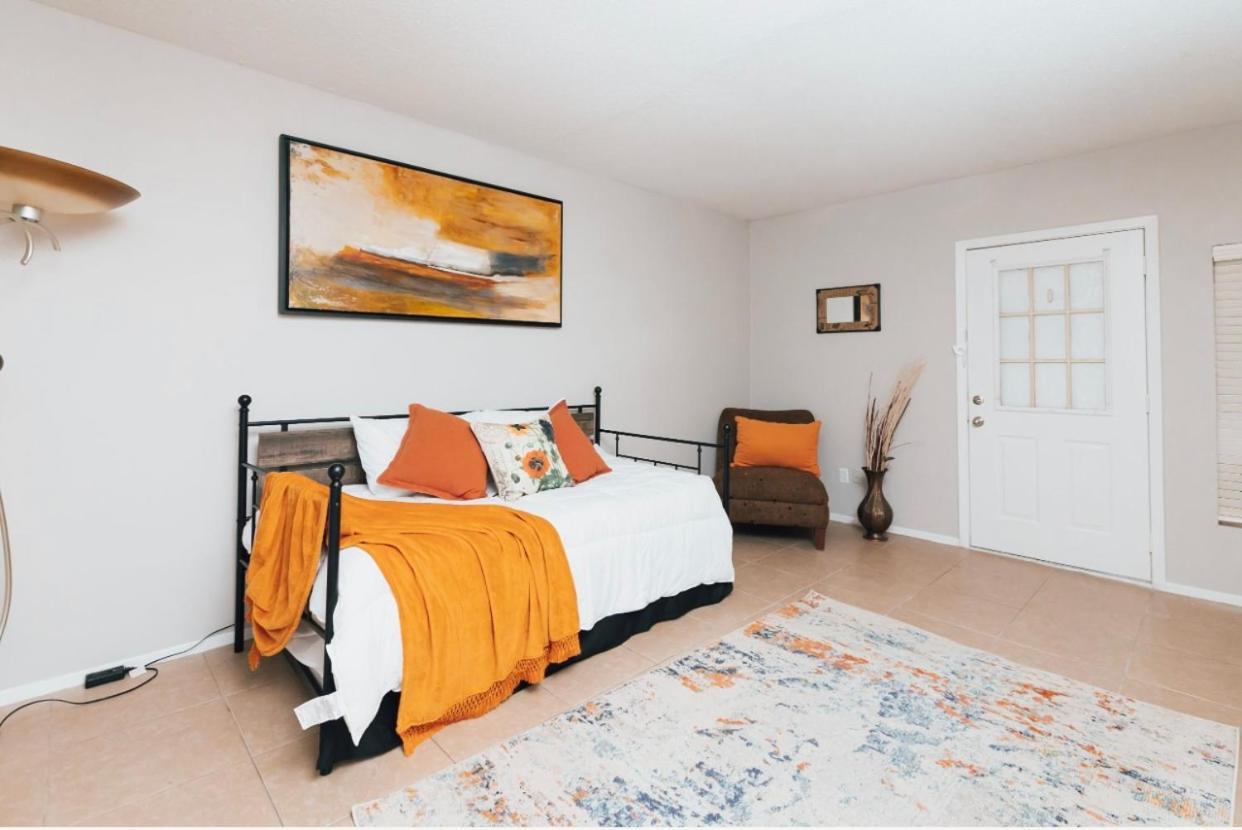 Enticing 1Br Apartment In The Heart Of The Heights Houston Exteriör bild