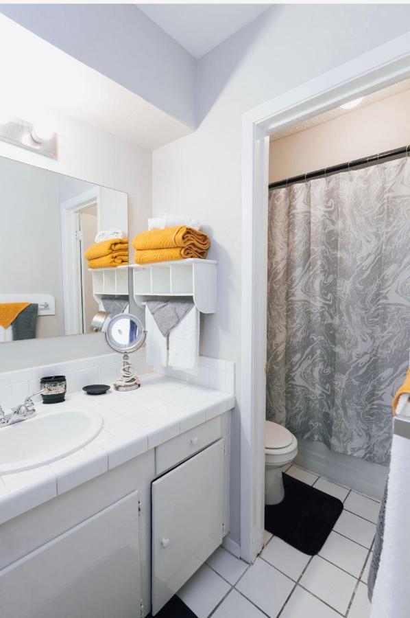 Enticing 1Br Apartment In The Heart Of The Heights Houston Exteriör bild