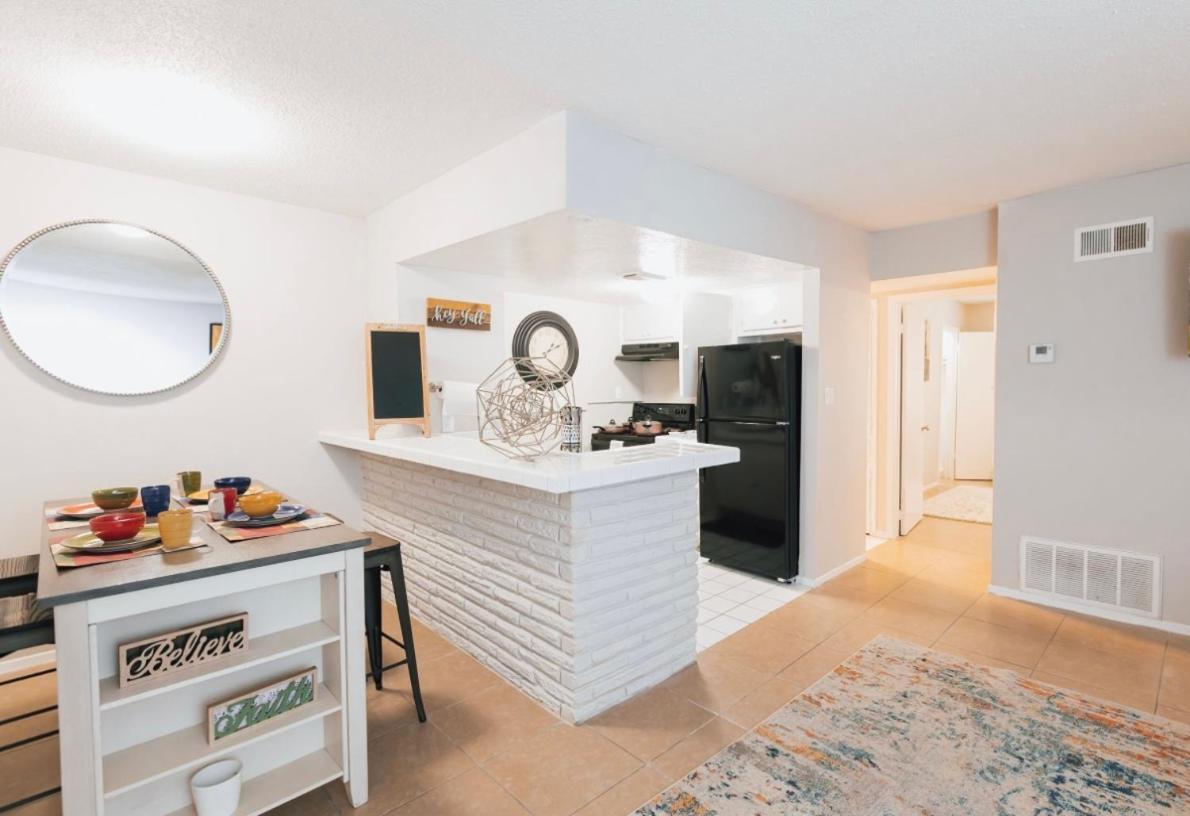 Enticing 1Br Apartment In The Heart Of The Heights Houston Exteriör bild
